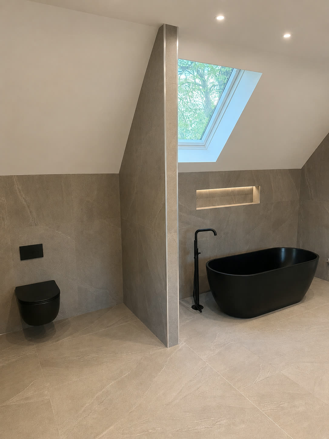 Monochrome En-Suite